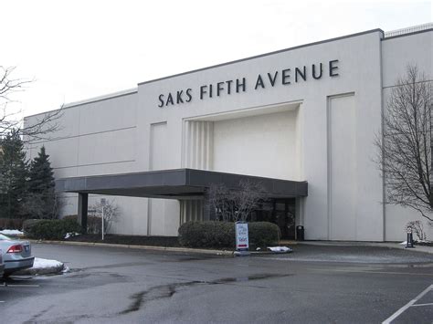 cleveland saks beachwood place.